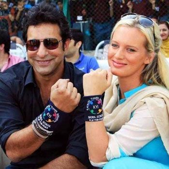 Wasim Akram with wife Wasim Akram with wife